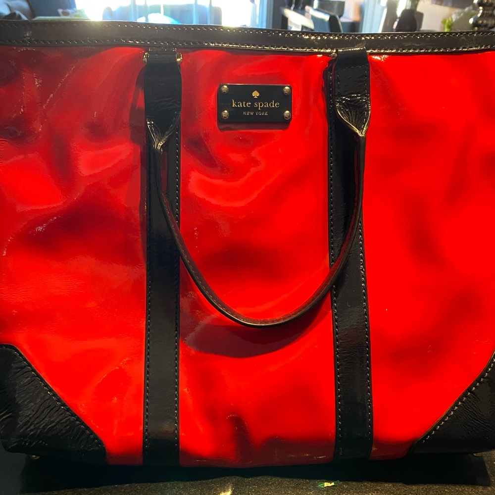 Kate spade shoulder bag.
